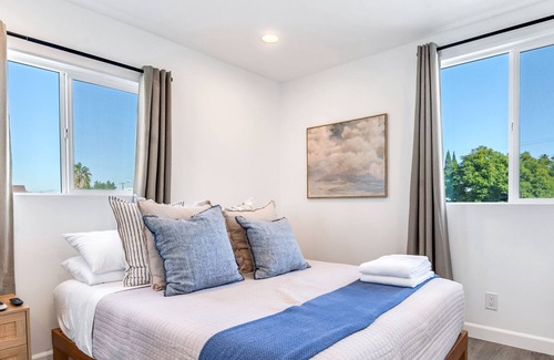 South Wrigley Apartment | Modern 2BD/1Bath CasitaSuite in Central Long Beach