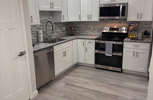 Indianapolis House | Modern 2BD/2BA Oasis 1 mile from Downtown with Hot Tub