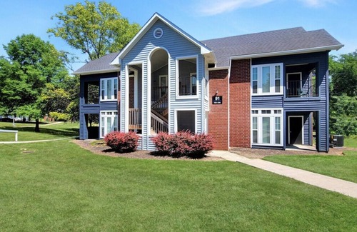 Woodlawn Apartment | Modern 2bed 2bath