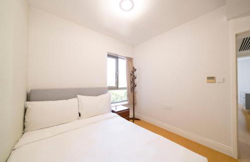 Xujiahui Apartment | Modern 2BR 1 Living Room Suite Near Xujiahui Metro