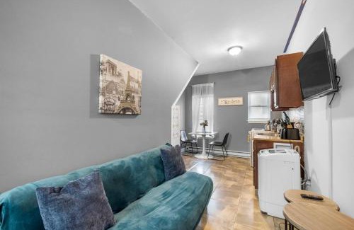 Norris Square Apartment | Modern 2br 10 Mins To Metro