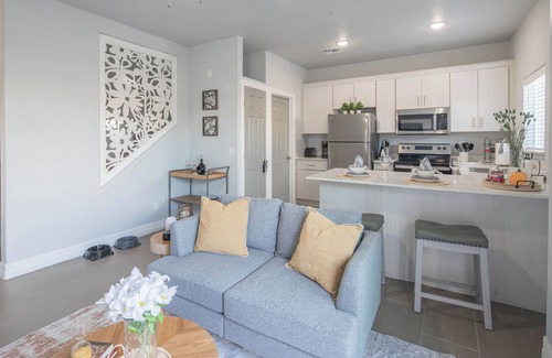 Paradise Valley Village House | Modern 2BR/2.5BA w/Pool-Gazebo & Garage