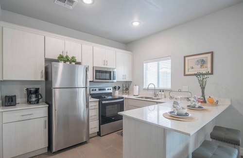 Paradise Valley Village House | Modern 2BR/2.5BA w/Pool-Gazebo & Garage