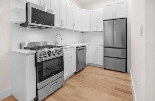 Manhattan Apartment | Modern 2BR/2BA Apartment w/Chic Design & Washer/Dryer in Prime Upper West Side