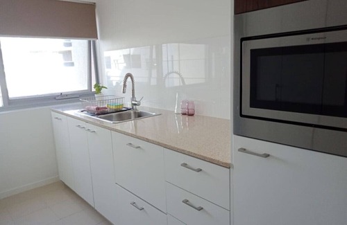 Braddon Apartment | Modern 2BR/2BA Close to CBD