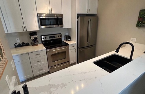 North Scottsdale Condo | Modern 2BR/2BA Retreat: Ground Floor/Pool, Spa, Gym/North Scottsdale Getaway