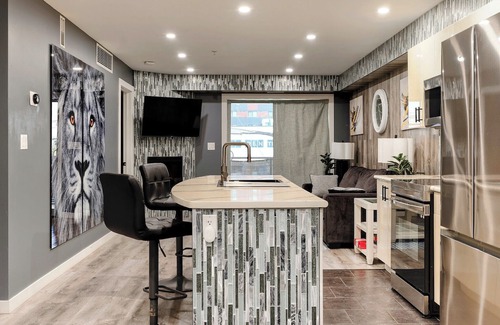 Downtown Edmonton Apartment | Modern 2BR Condo with secure parking and walking distance to Rogers Place