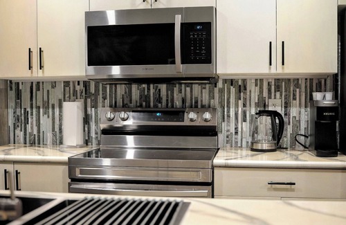 Downtown Edmonton Apartment | Modern 2BR Condo with secure parking and walking distance to Rogers Place