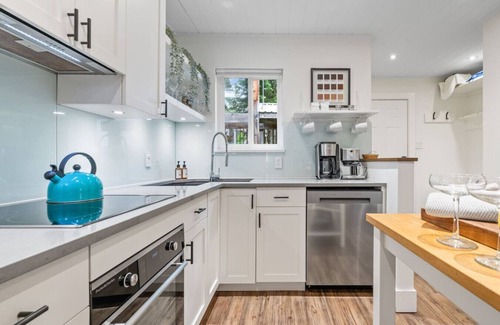 Whistler Creekside House | Modern 2BR Creekside Townhome , Patio, Walk to Gondola, Free Parking!