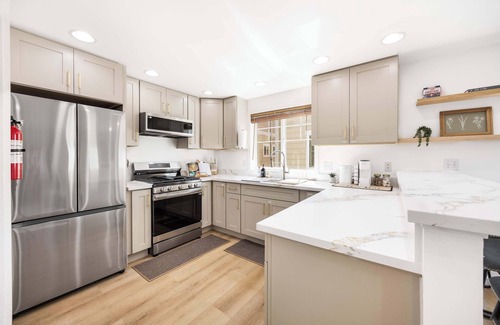 Lake City House | Modern 2BR Gem , Near UW & Lake Trails & Garage