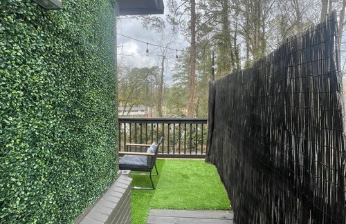 East Point House | Modern 2BR Getaway Near ATL Airport, Downtown & Tyler Perry Studios