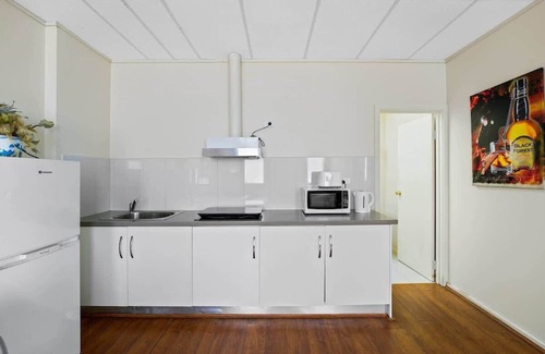 Huntingdale House | Modern 2BR home at Huntingdale