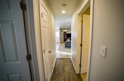 Dubuque House | Modern 2BR home centrally located in historic Dubuque