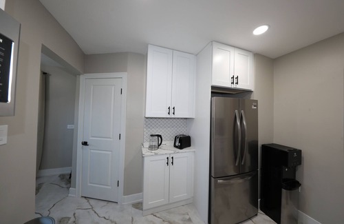 Oak Lawn House | Modern 2BR Oak Lawn Home - Easy Commute to Chicago, Perfect for Longer Stays