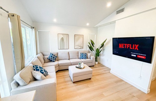 Calabasas House | Modern 2BR Oasis - CAL2 - Cal
