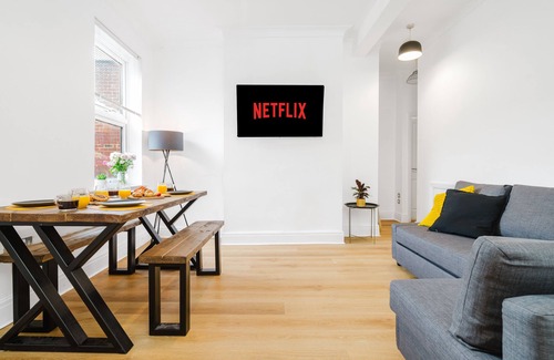 Sheffield Apartment | Modern 2BR on Ecclesall Road