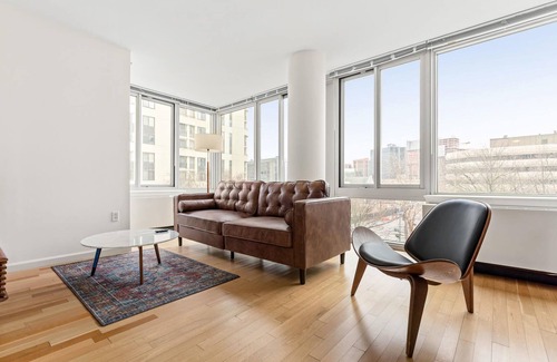 White Plains Apartment | Modern 2BR Place in White Plains