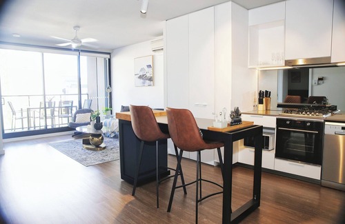 Bowen Hills Apartment | Modern 2BR | Prime Location | Balcony