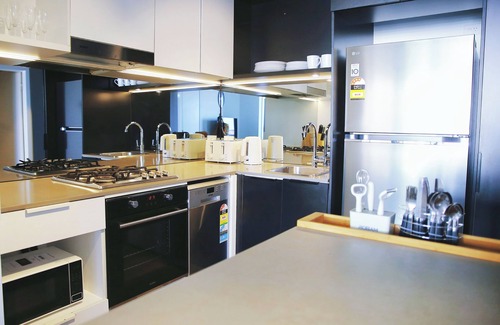 Bowen Hills Apartment | Modern 2BR | Prime Location | Balcony