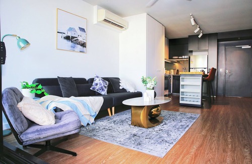 Bowen Hills Apartment | Modern 2BR | Prime Location | Balcony