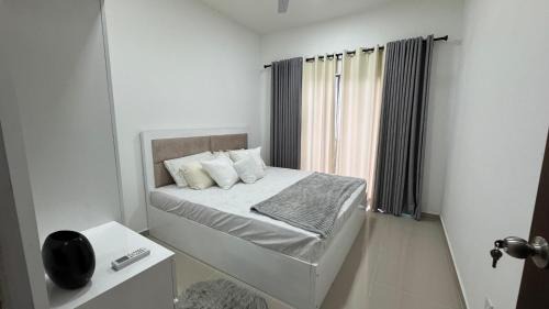 Kaduwela Apartment | Modern 2BR Resort Apartment with Pool & Gym, Malabe