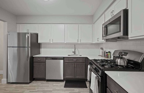 Rochester Apartment | Modern 2BR Retreat w/Pool & Gym | Near Downtown