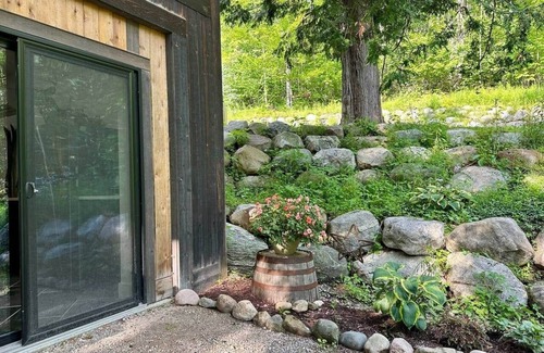 Harbor Springs House | Modern 2BR Retreat in Harbor Springs MI
