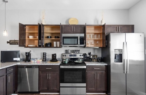Clarksville House | Modern 2BR Retreat Near Downtown Clarksville, APSU & F&M Arena