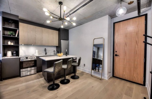Old Montreal Apartment | Modern 2BR Suite Old Montreal B6