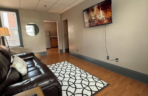 Morgantown Apartment | Modern 2BR w/Ensuite, Downtown Morgantown, WVU