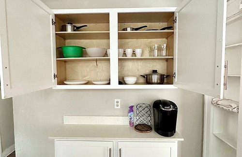 Springfield Apartment | Modern 2BR w/Wi-Fi + Parking, Near Downtown Jax