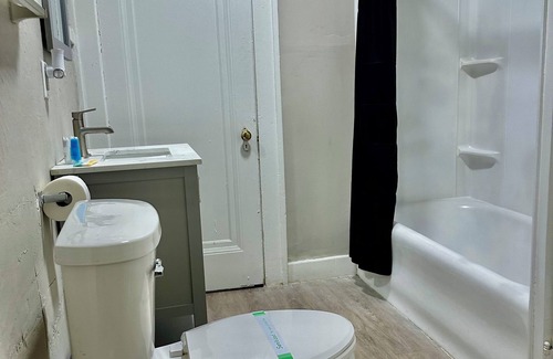Springfield Apartment | Modern 2BR w/Wi-Fi + Parking, Near Downtown Jax