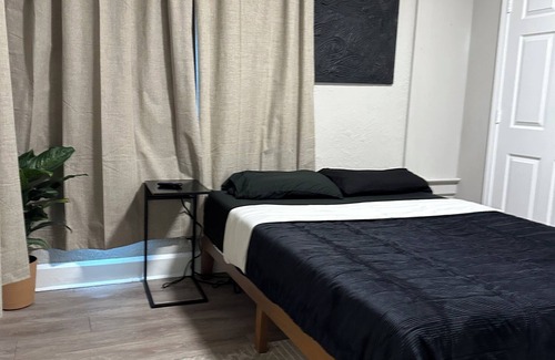 Springfield Apartment | Modern 2BR w/Wi-Fi + Parking, Near Downtown Jax