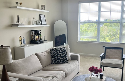 Owings Mills Apartment | Modern 2BR with Coffee Bar - 25 mins from Inner Harbor