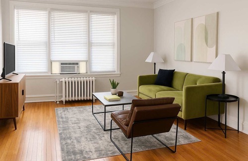 Boystown Apartment | Modern 2BR with Reliable Wi-Fi