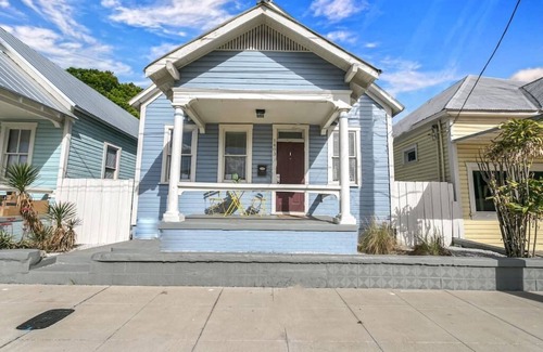 East Ybor House | Modern 3/1 Home 4 Blocks to 7th Ave in Ybor