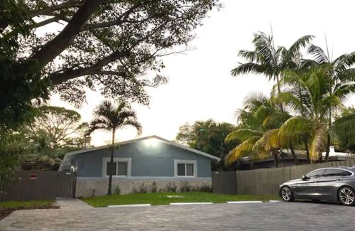 Central Fort Lauderdale House | Modern 3/2Bath close to Airport/Port/LasOlas UnitA