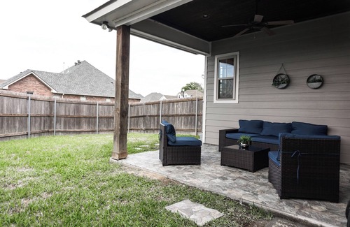 Milton House | Modern 3 bd 2.5 bath Cajun Home