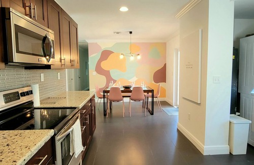 Southwest Coconut Grove House | Modern 3 bed/2 bath House by Coco Walk w/Private Cozy Deck(Family/Pet-friendly)