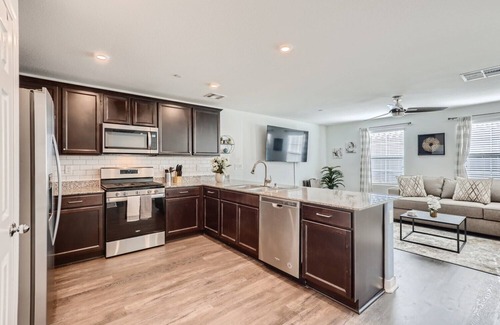Nellis Air Force Base House | Modern 3 bed 2 bath Townhome in Las Vegas!