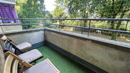 Woodberry Down Apartment | Modern 3-bed flat with Private Balcony near Finsbury Park , Harringay , Emirates Stadium