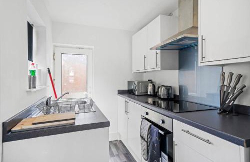 Mansfield Apartment | Modern 3 bed house in Nottingham - Sleeps 5