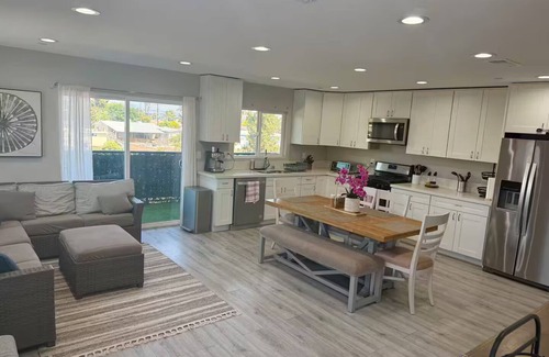 Linda Vista House | Modern 3-bed Hub resort/ping pong & pool table. Game room