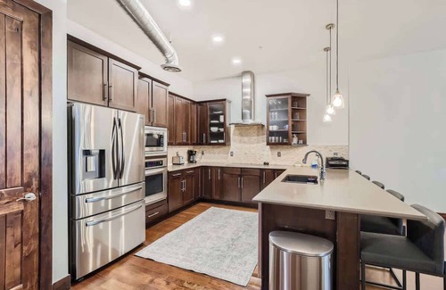 Ballpark Apartment | Modern 3 Bed Loft in the Heart of Lodo
