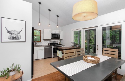 Southwest Raleigh House | Modern 3-Bed Raleigh Home, Minutes to NCSU & Downtown, Large Backyard + Firepit