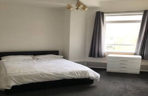 Bryanston and Dorset Square Apartment | Modern 3 Bed Spacious Apartment with High Ceilings. Opp London's Madame Tussaud
