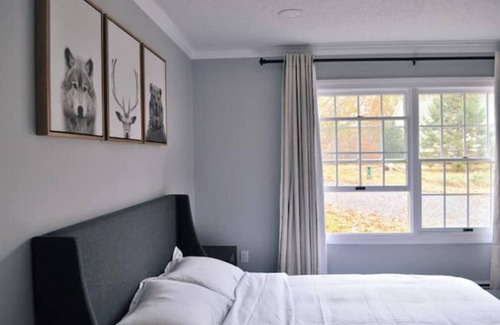 East Stroudsburg Other | Modern 3-bedroom farmhouse with AC and WiFi in East Stroudsburg