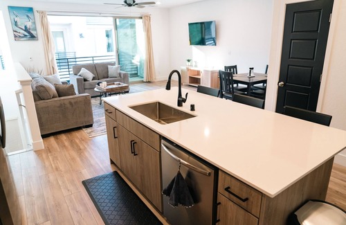 Clovis House | Modern 3-bedroom 2-bath townhome, perfectly balancing comfort and accessibility.