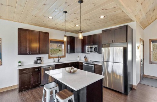 Wears Valley Cabin | Modern 3 Bedroom Cabin with Mountain Views!