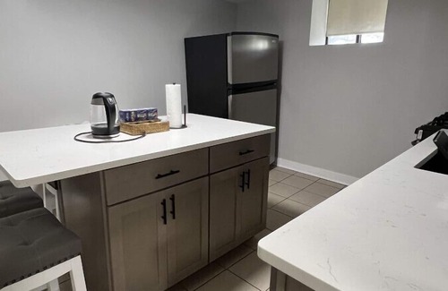 Bronzeville Apartment | Modern 3 Bedroom Close to Downtown Chicago